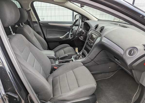 Ford Mondeo cena 27921 przebieg: 187000, rok produkcji 2011 z Zawiercie małe 154